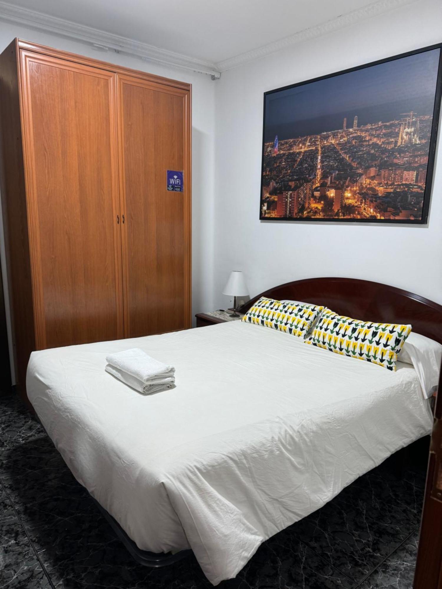 Room Familiar Sants バルセロナ エクステリア 写真